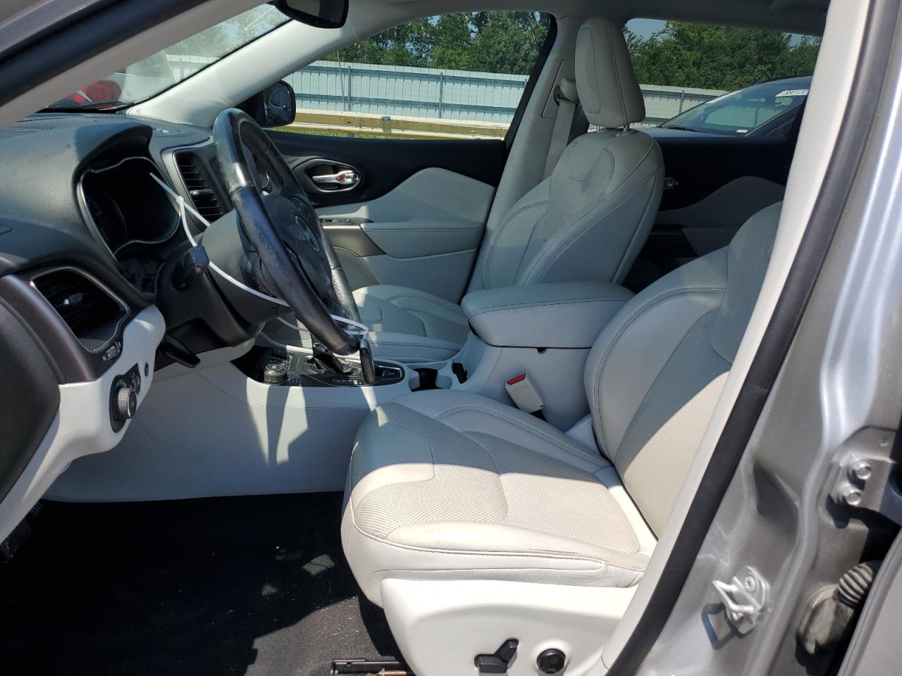 2020 Jeep Cherokee Latitude Plus VIN: 1C4PJMLX3LD645928 Lot: 65153015