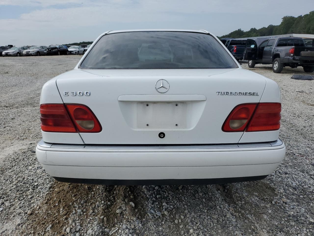 1999 Mercedes-Benz E 300Td VIN: WDBJF25H1XA921854 Lot: 69360305