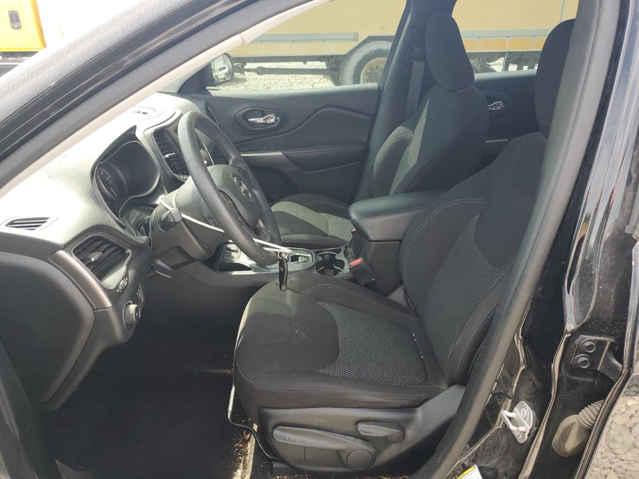 2019 Jeep Cherokee Latitude VIN: 1C4PJLCB5KD109155 Lot: 70327845