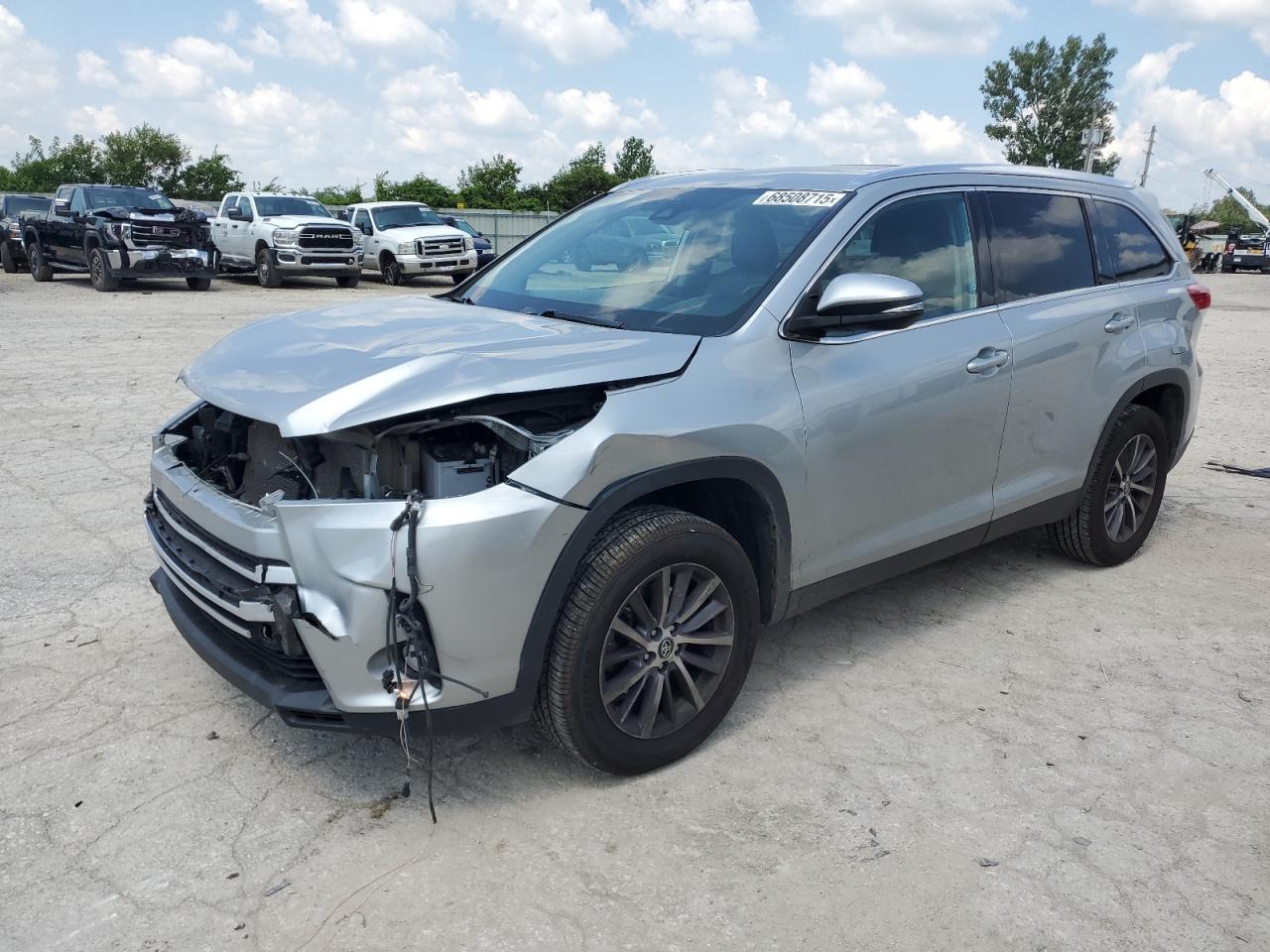 2019 Toyota Highlander Se silver null gas 5TDKZRFH8KS558498 photo #1