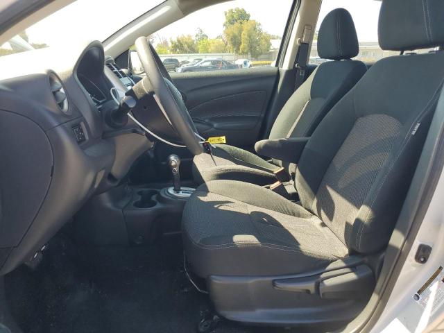  NISSAN VERSA 2019 Srebrny