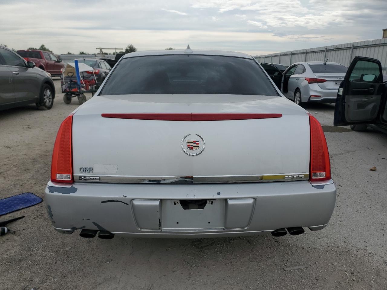 2010 Cadillac Dts VIN: 1G6KA5EY6AU124143 Lot: 69990375