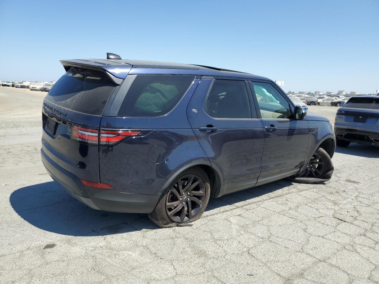 2017 Land Rover Discovery Hse blue null diesel SALRRBBK0HA021940 photo #4