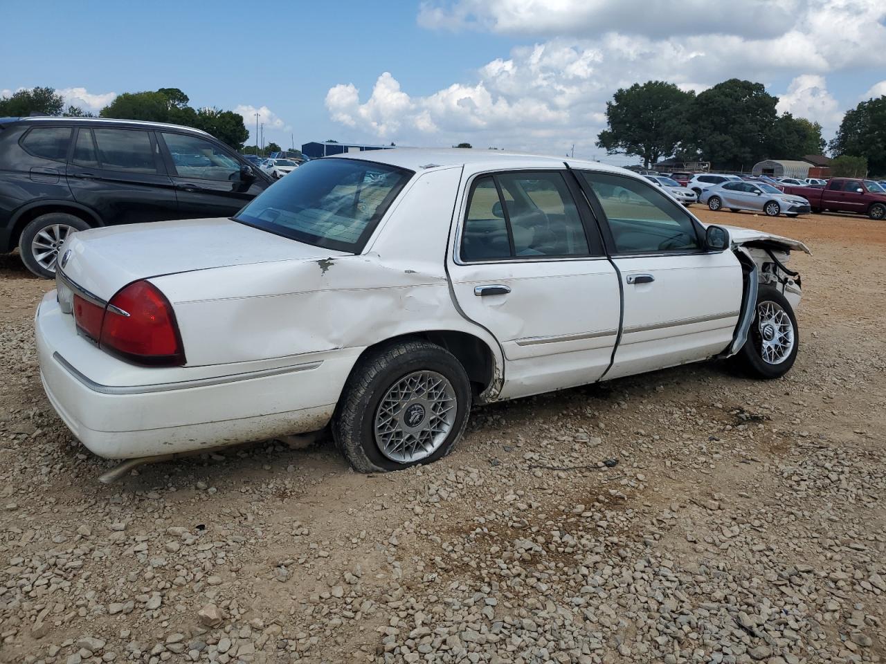 2000 Mercury Grand Marquis Gs white null gas 2MEFM74W5YX627472 photo #4