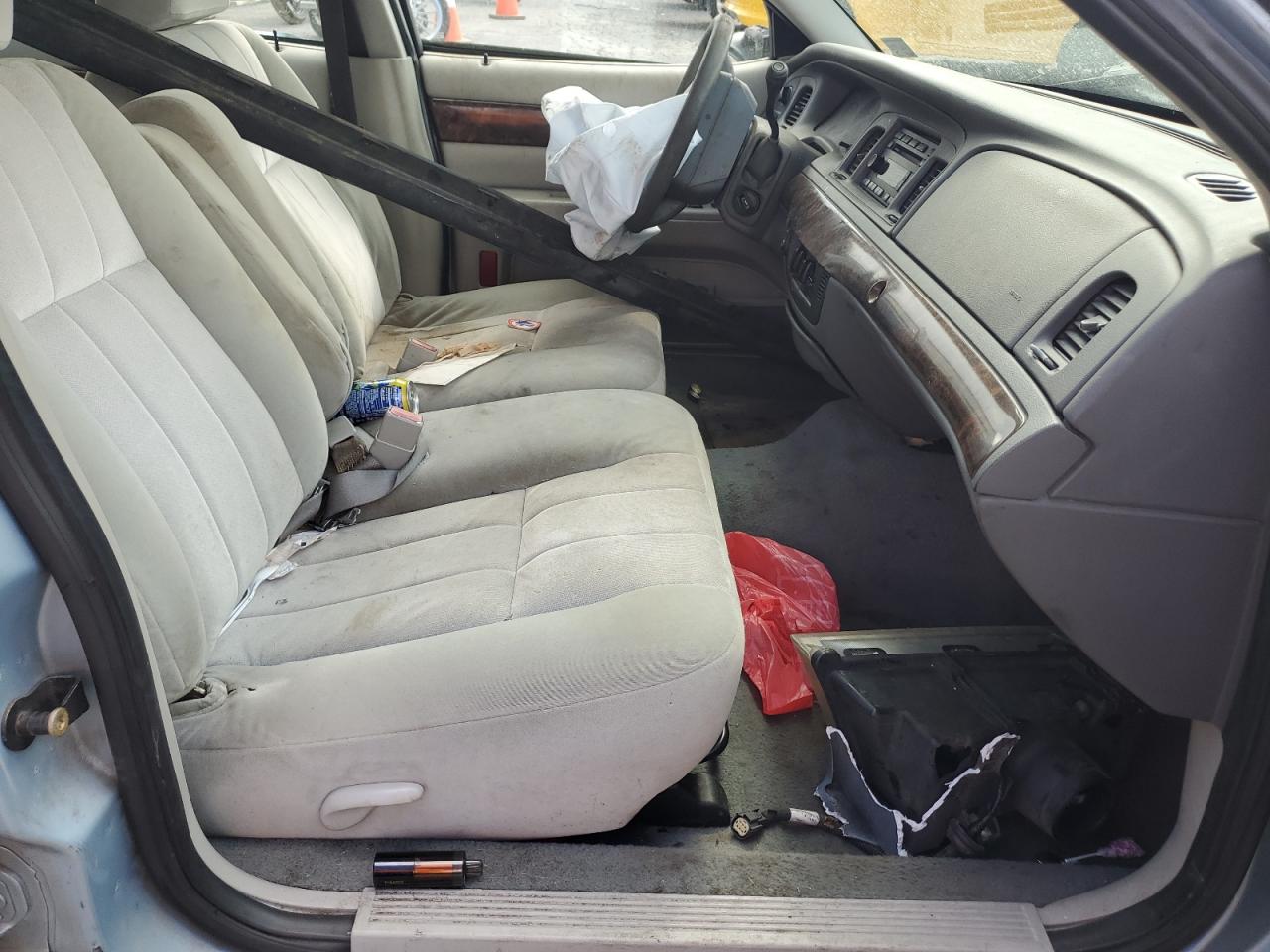 2005 Mercury Grand Marquis Gs VIN: 2MEFM74WX5X644716 Lot: 70942585