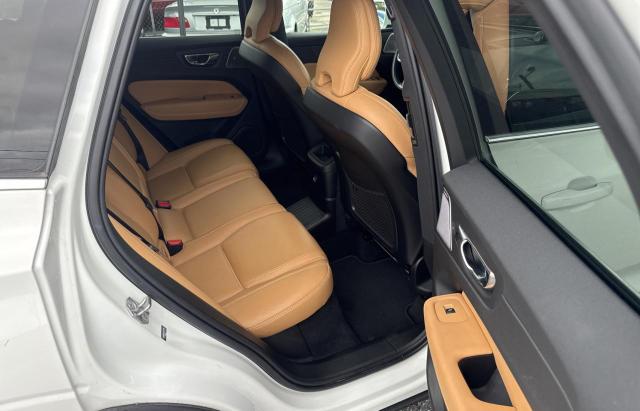  VOLVO XC60 2020 White