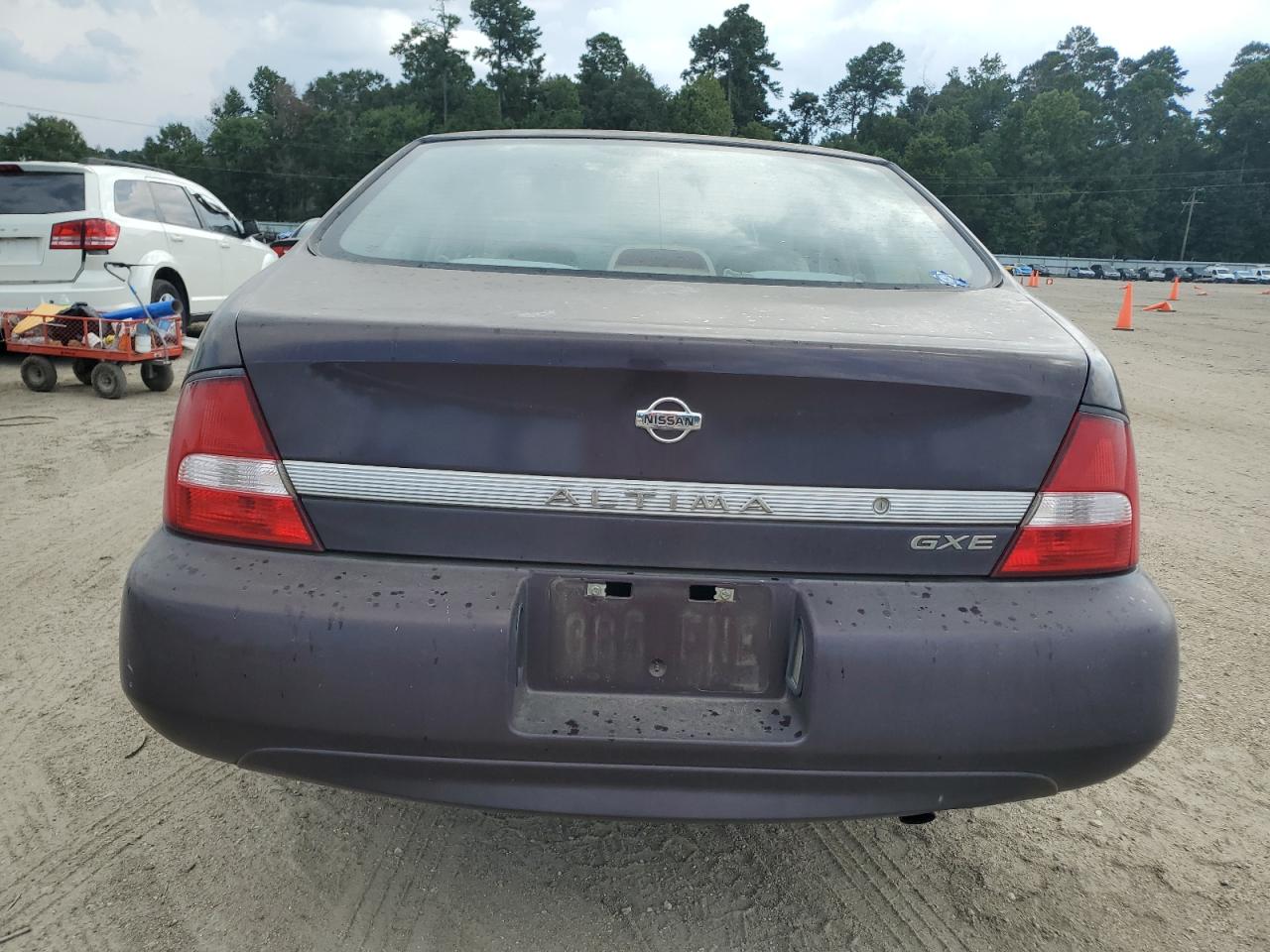 2000 Nissan Altima Xe VIN: 1N4DL01D1YC157577 Lot: 68123445