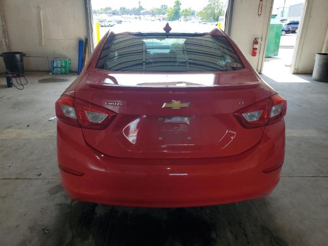  CHEVROLET CRUZE 2017 Czerwony