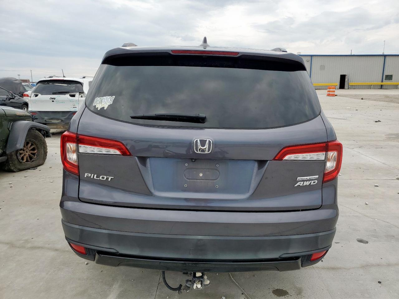 2021 Honda Pilot Se VIN: 5FNYF6H22MB013415 Lot: 68364235