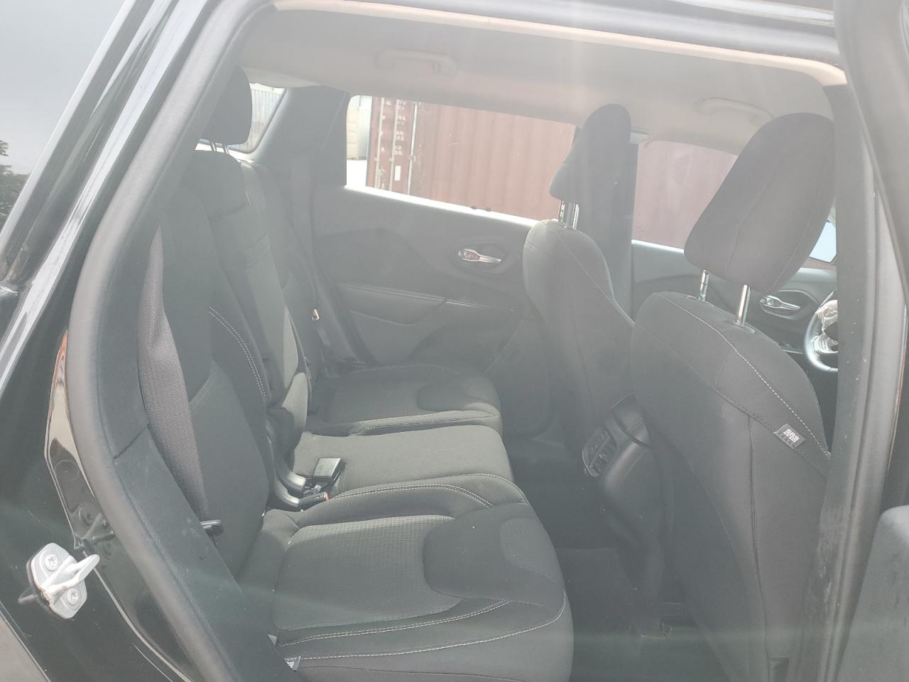 2016 Jeep Cherokee Latitude VIN: 1C4PJLCB0GW336183 Lot: 69552785