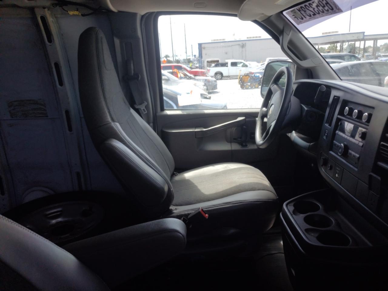 2018 Chevrolet Express G2500 VIN: 1GCWGAFGXJ1908998 Lot: 69532315