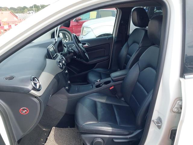 2013 MERCEDES BENZ B180 BLUEE