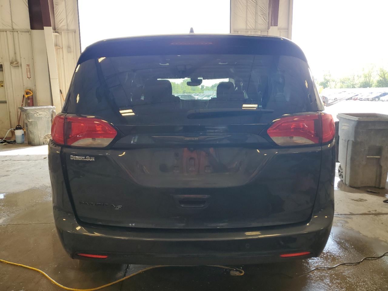 2020 Chrysler Pacifica Touring VIN: 2C4RC1FGXLR118690 Lot: 68653005