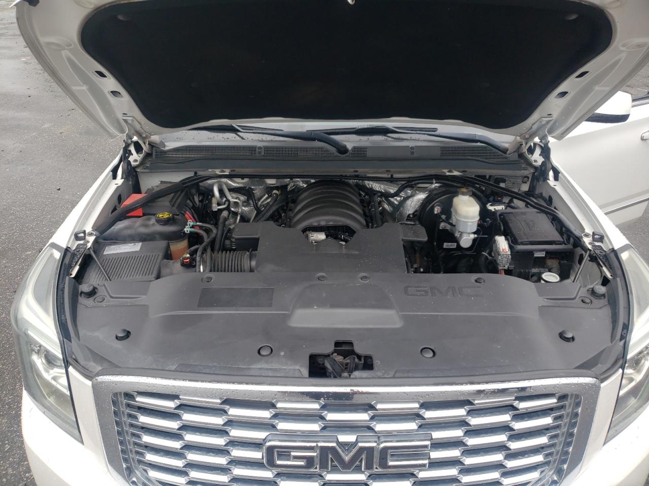 2018 GMC Yukon Xl Denali VIN: 1GKS1HKJ1JR146998 Lot: 68019765