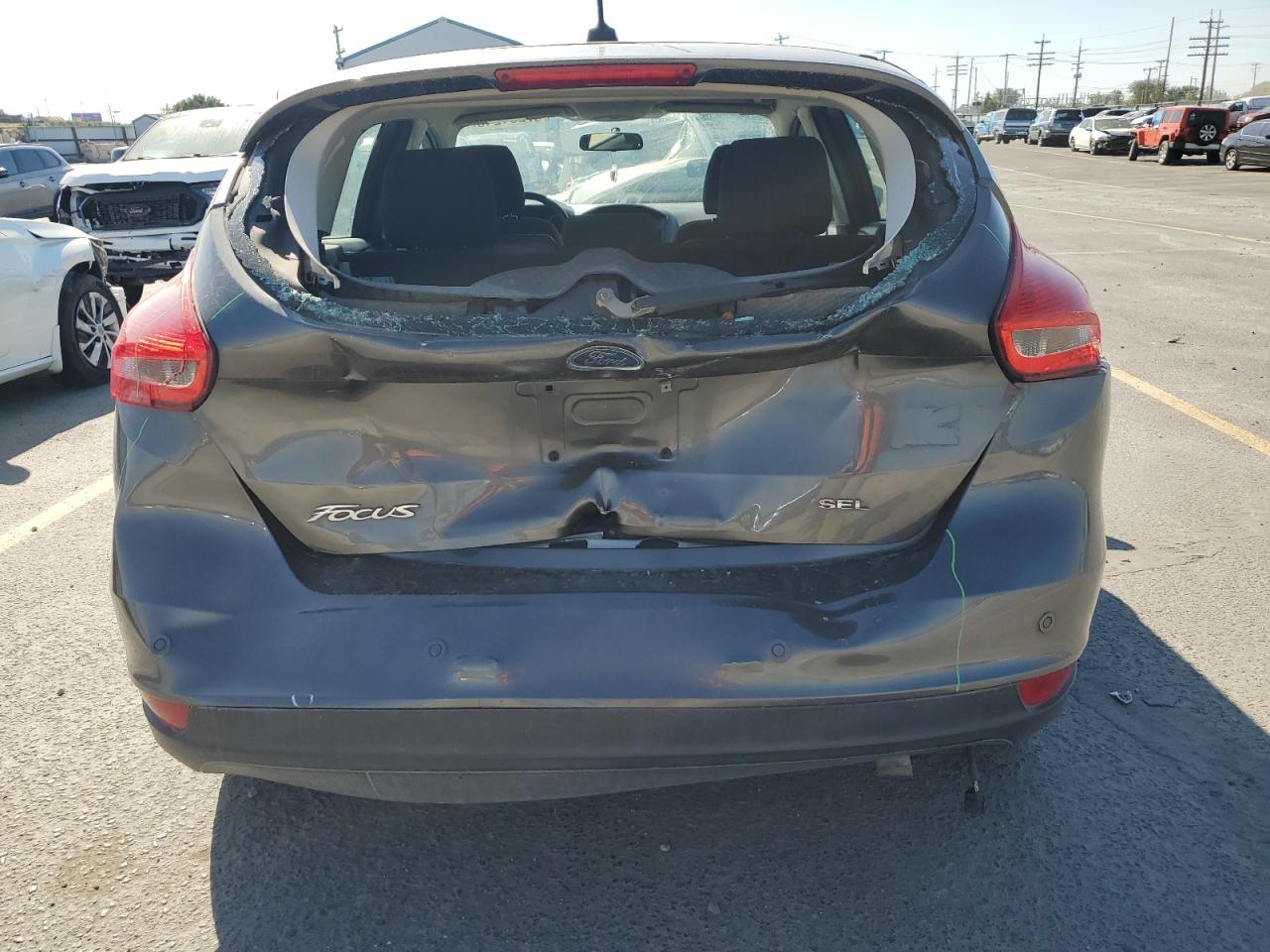 2018 Ford Focus Se VIN: 1FADP3K24JL270240 Lot: 67261245