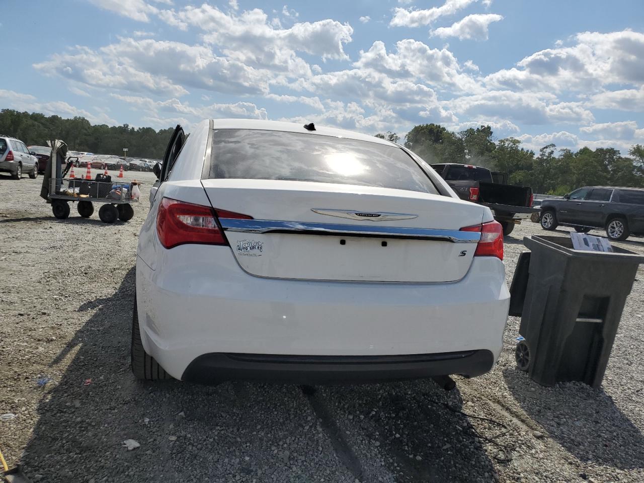 2014 Chrysler 200 Touring VIN: 1C3CCBBB0EN152793 Lot: 70583925