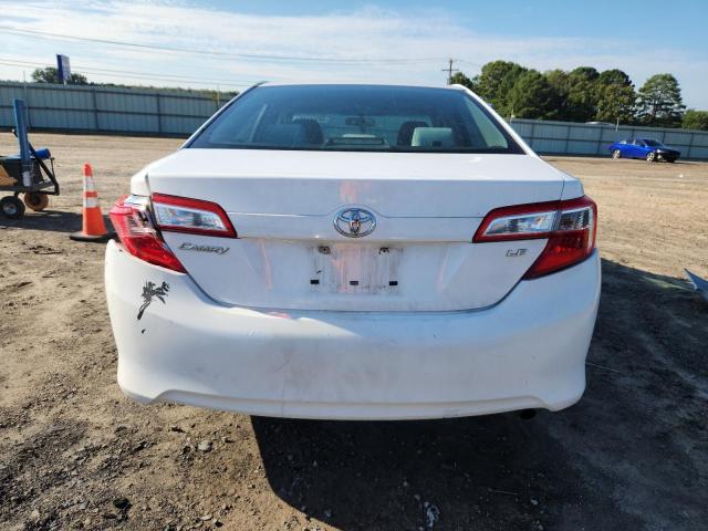 Sedans TOYOTA CAMRY 2014 Biały