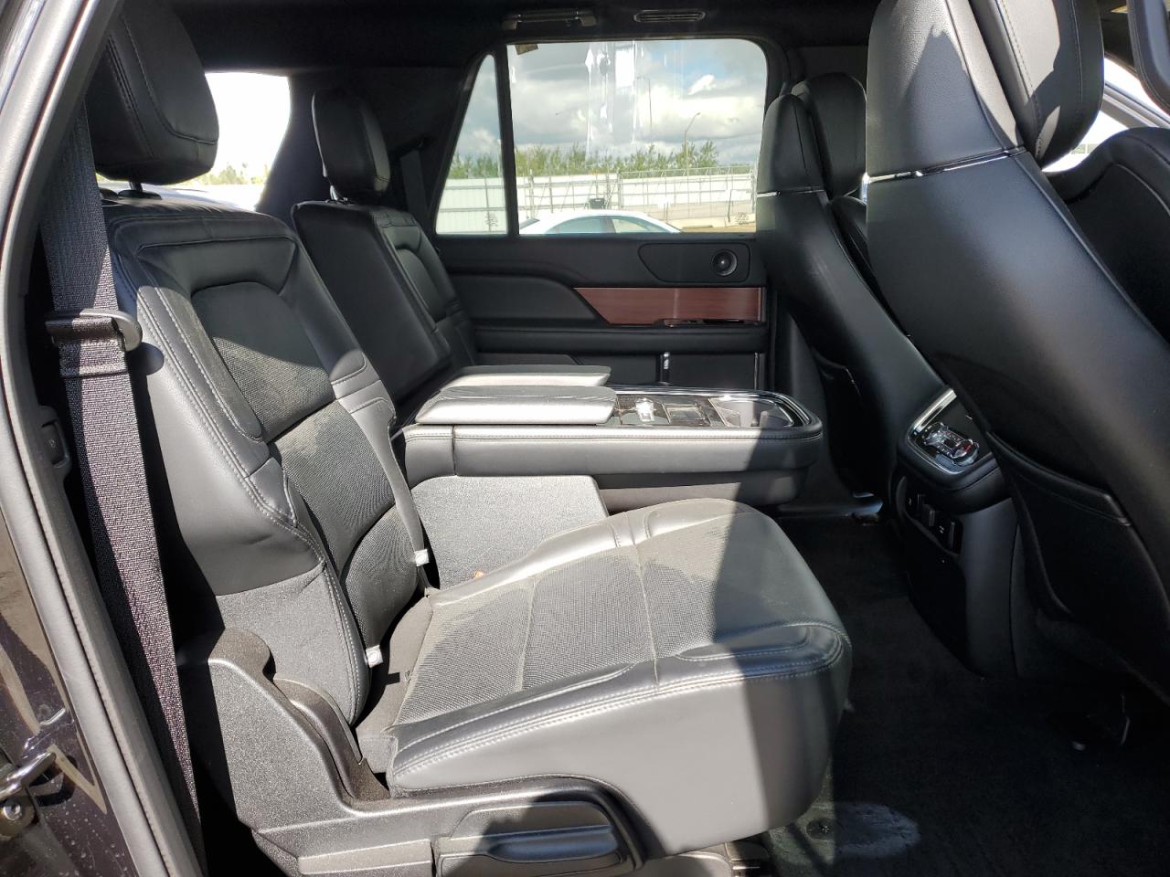 2021 Lincoln Navigator L Reserve VIN: 5LMJJ3LT7MEL04050 Lot: 67367335