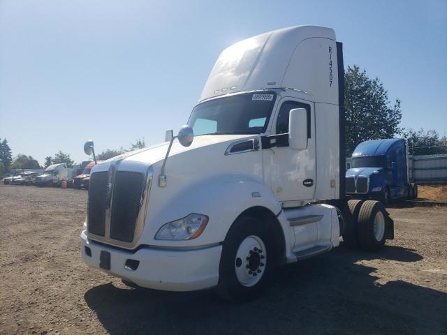 2014 KENWORTH T680 SEMI TRUCK