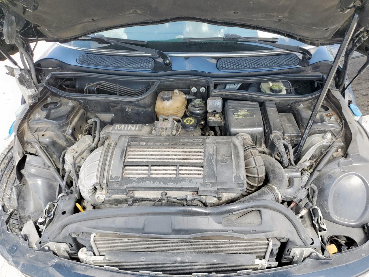 2005 Mini Cooper S VIN: WMWRH33445TF81119 Lot: 70741525