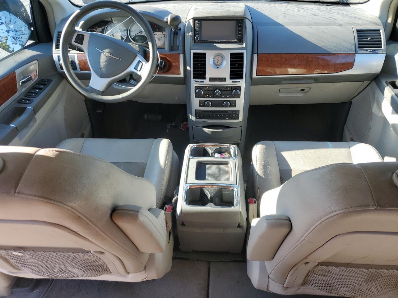 2009 Chrysler Town & Country Touring VIN: 2A8HR541X9R560564 Lot: 70896355