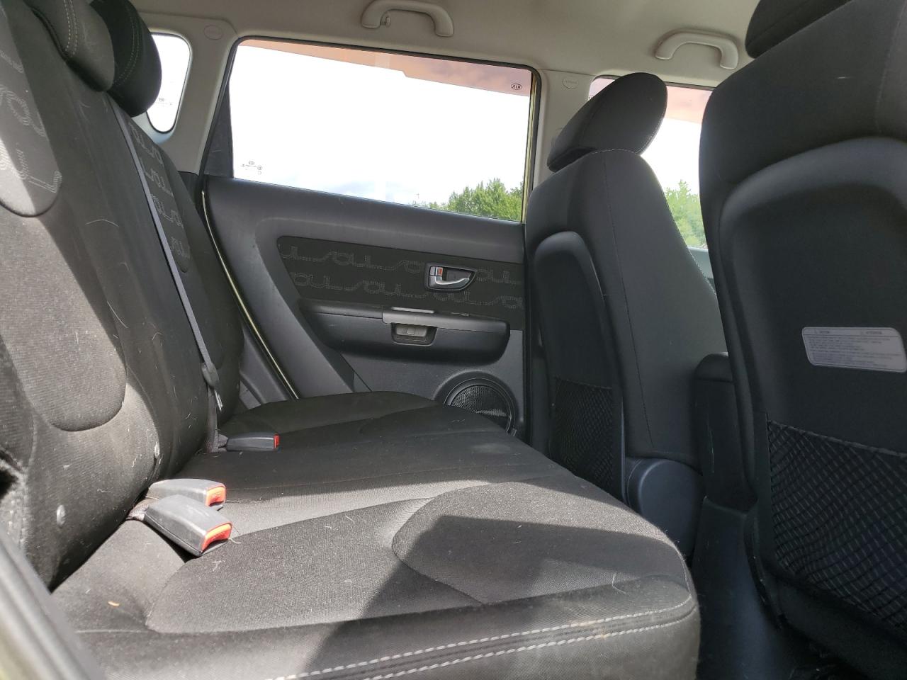 2013 Kia Soul + VIN: KNDJT2A65D7585228 Lot: 70373095