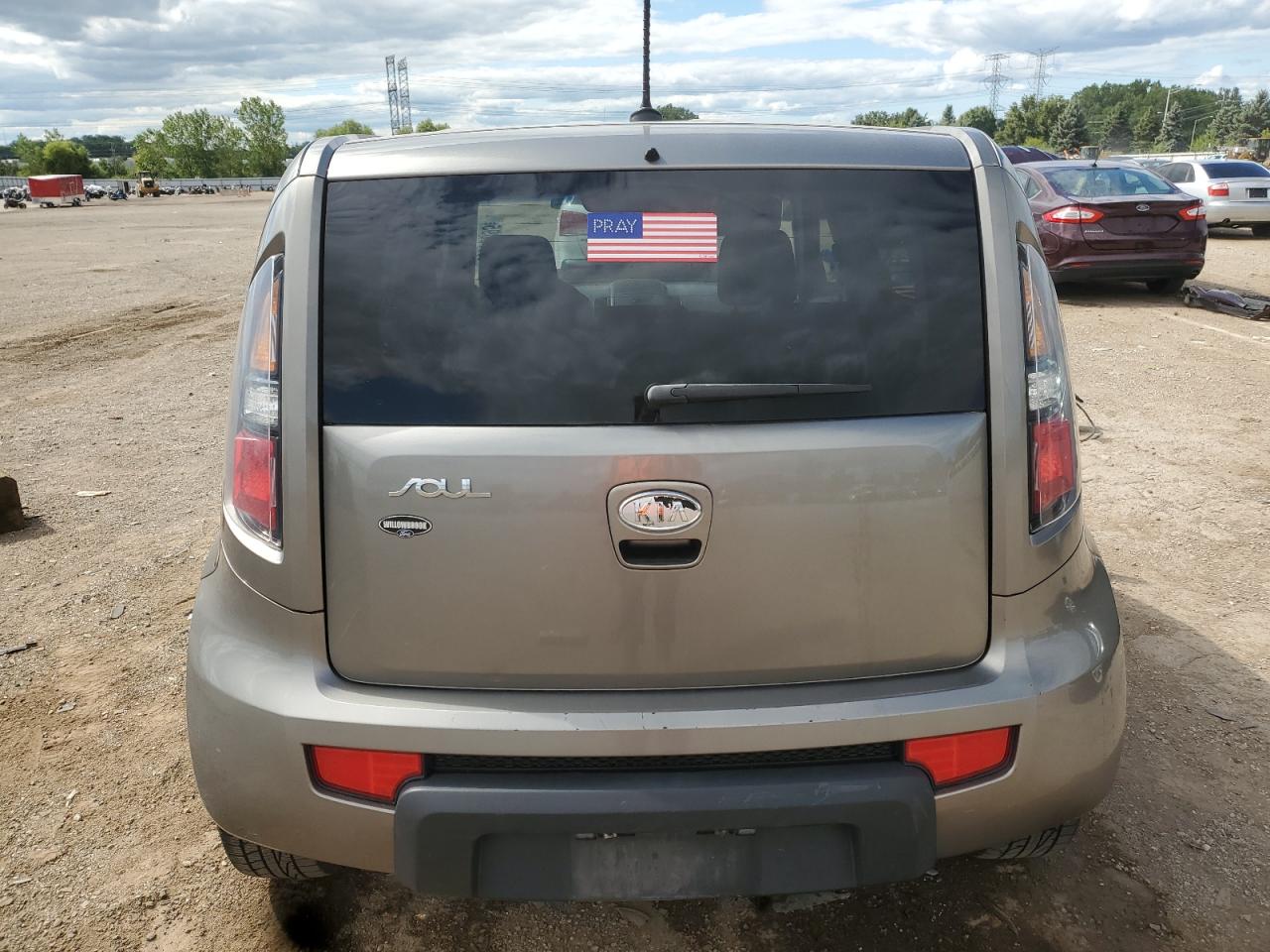 2010 Kia Soul + VIN: KNDJT2A20A7068718 Lot: 69975095