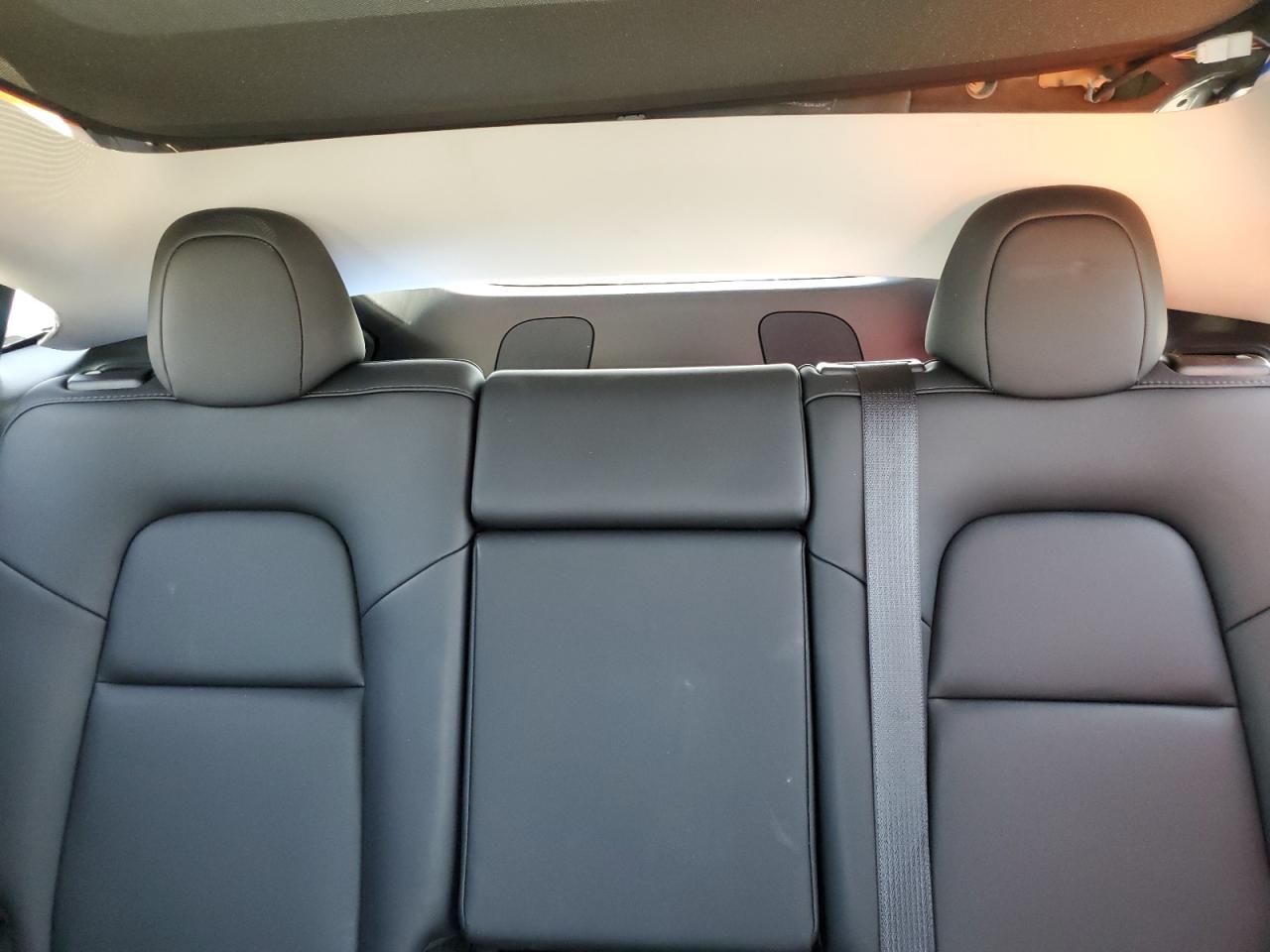 2025 Tesla Model Y VIN: 7SAYGDEE7SF251731 Lot: 70168615