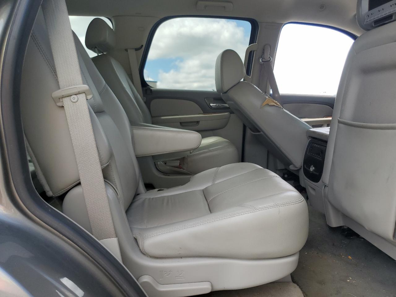 2007 GMC Yukon VIN: 1GKFC13087J332425 Lot: 67978045