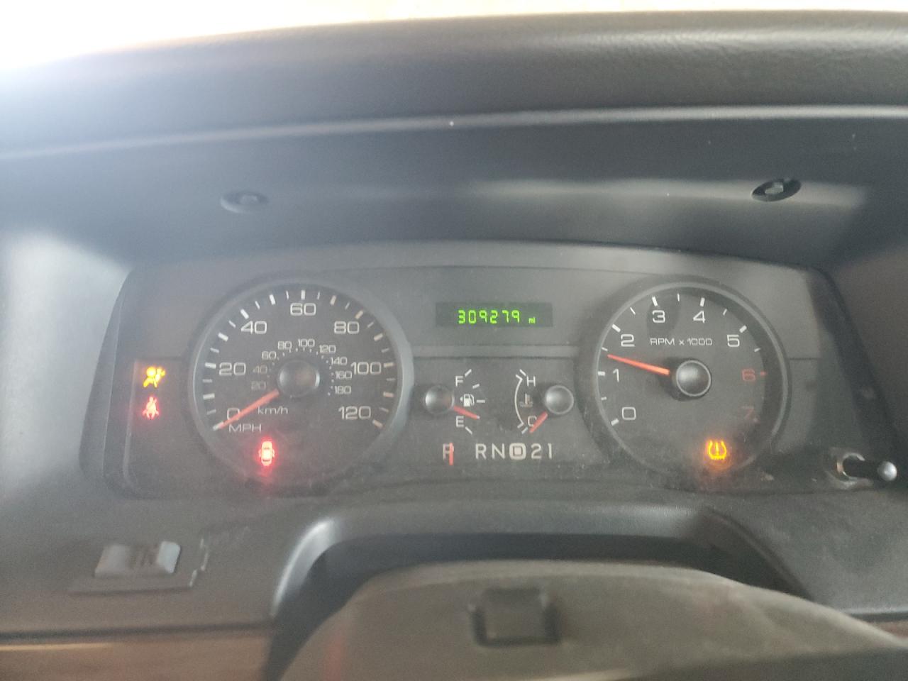 2008 Ford Crown Victoria S VIN: 2FAFP72V48X143267 Lot: 68670245