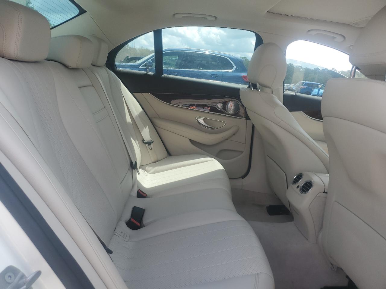 2017 Mercedes-Benz E 300 4Matic VIN: WDDZF4KB1HA154000 Lot: 68393495