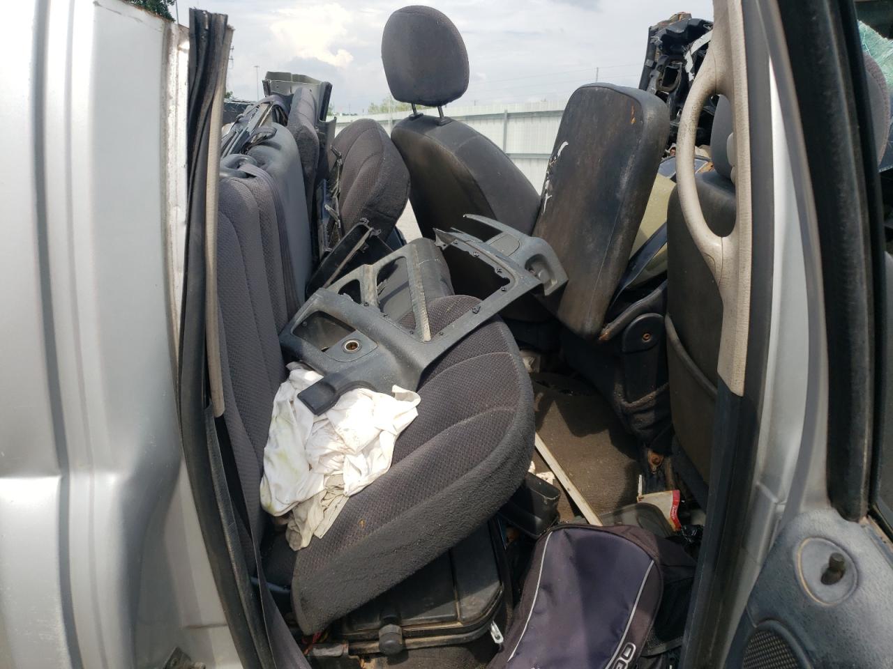 2002 Dodge Ram 1500 VIN: 3D7HU18NX2G137979 Lot: 67372235