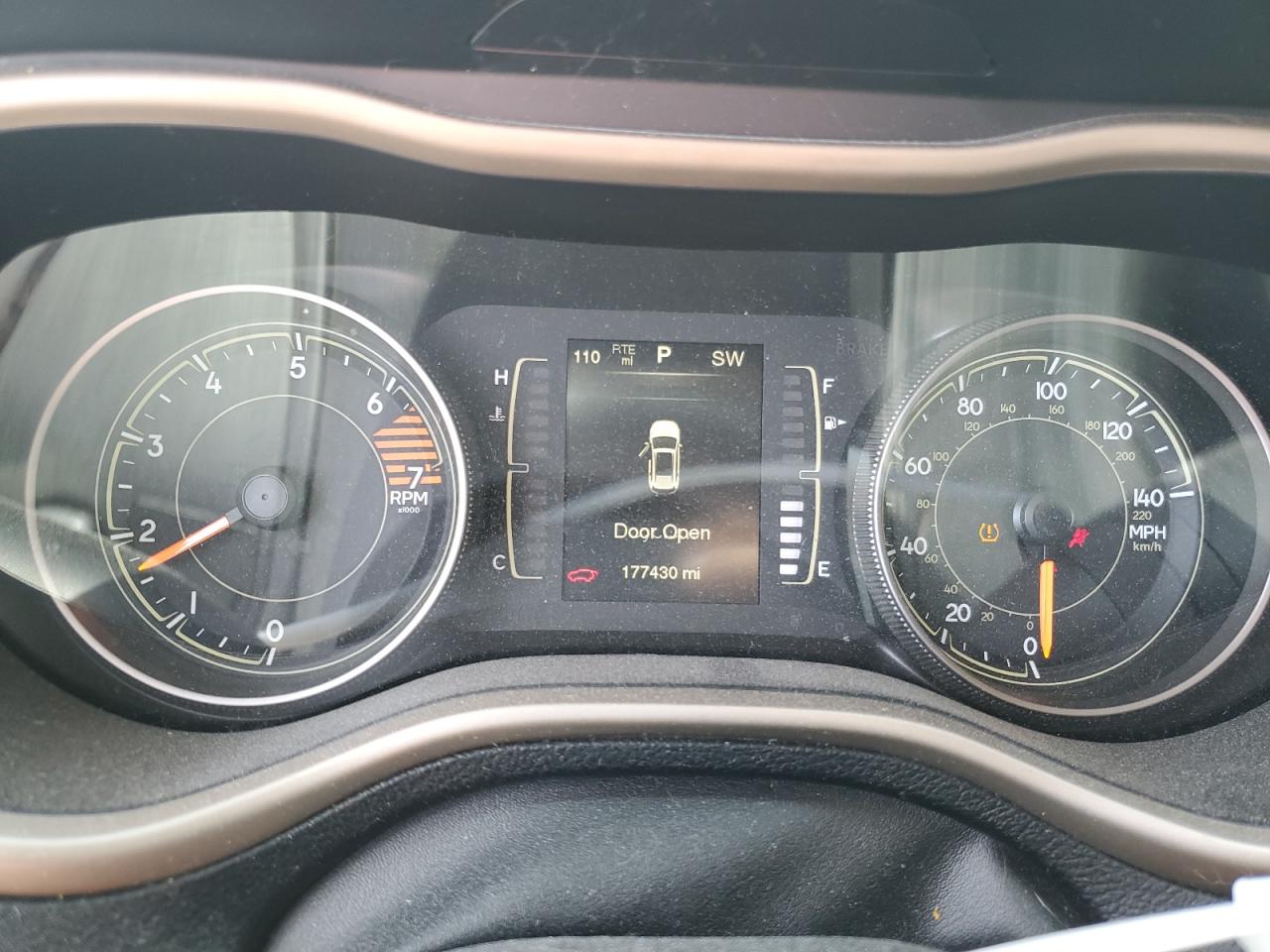 2016 Jeep Cherokee Latitude VIN: 1C4PJMCB5GW112204 Lot: 69771505