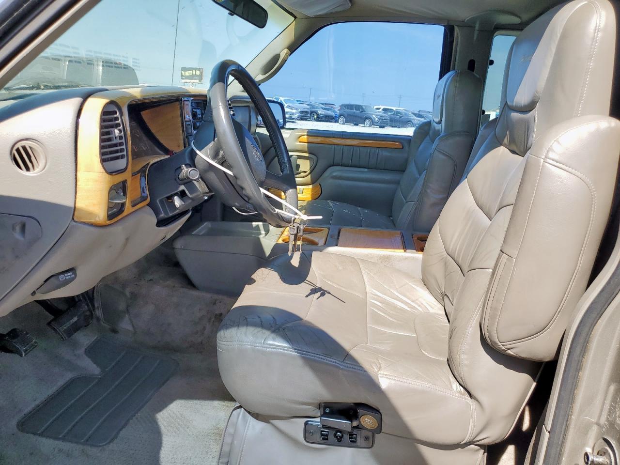 1998 Chevrolet Gmt-400 C1500 VIN: 2GBEC19R5W1195180 Lot: 68020755