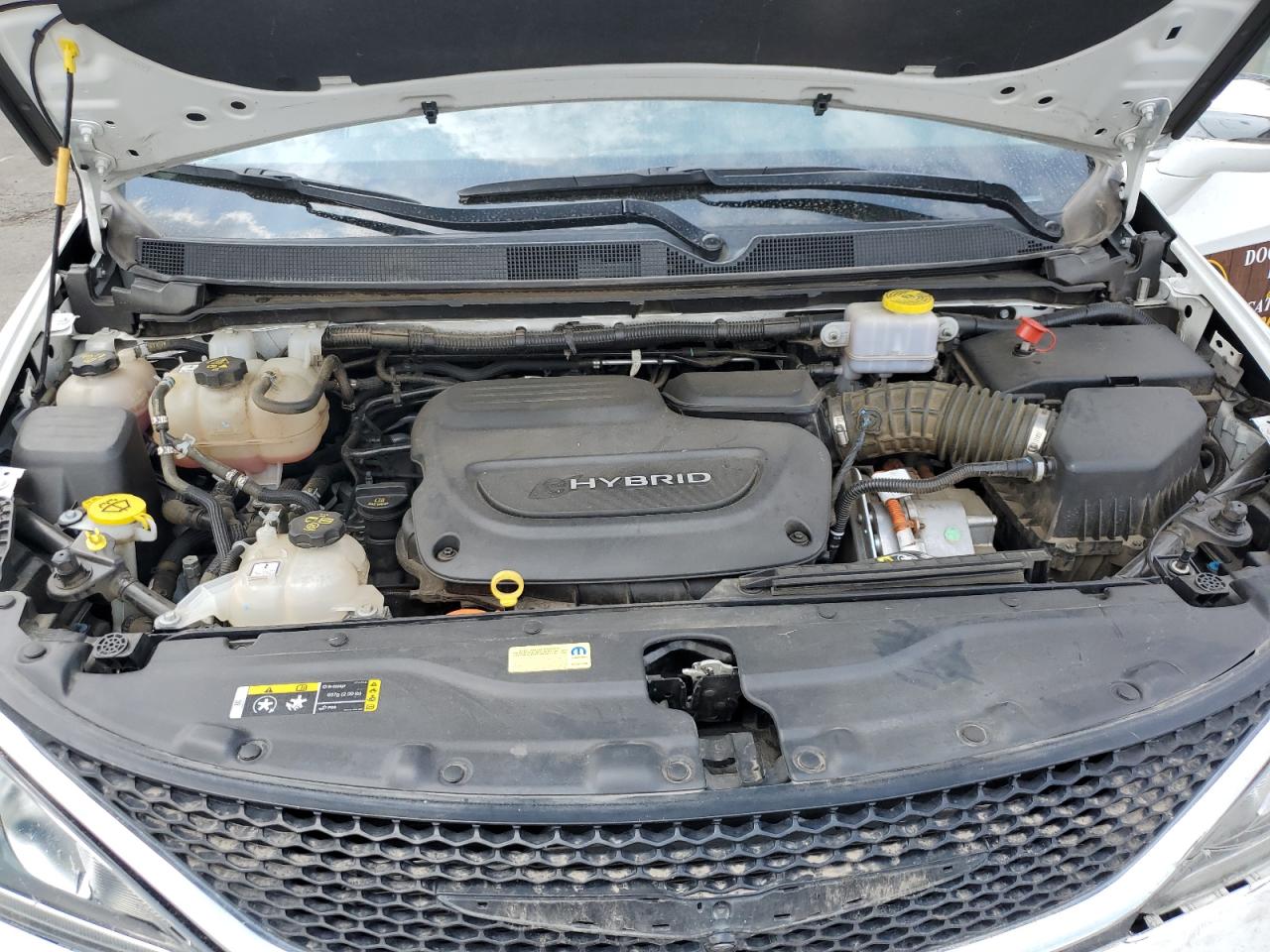 2020 Chrysler Pacifica Hybrid Limited VIN: 2C4RC1N72LR196317 Lot: 70059705