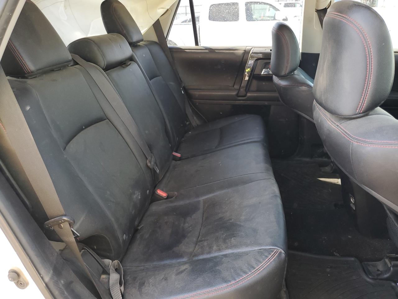 2015 Toyota 4Runner Sr5/Sr5 Premium VIN: JTEBU5JR3F5218285 Lot: 70127335