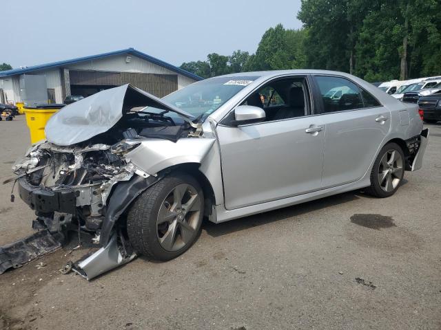  TOYOTA CAMRY 2014 Srebrny
