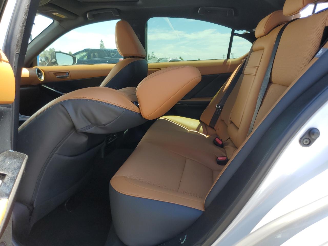 2021 Lexus Is 300 VIN: JTHC81F28M5046574 Lot: 70673535