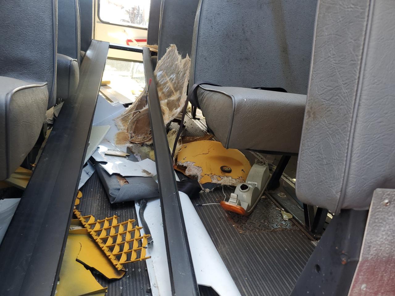 2010 Chevrolet Express G3500 VIN: 1GB6G2AG9A1136432 Lot: 70141545