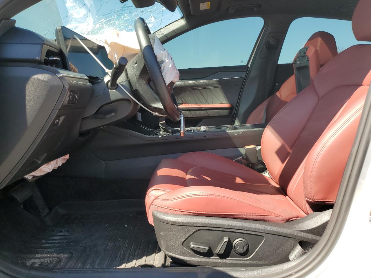 2025 Kia K5 Gt Line VIN: KNAG64J7XS5325256 Lot: 70141525