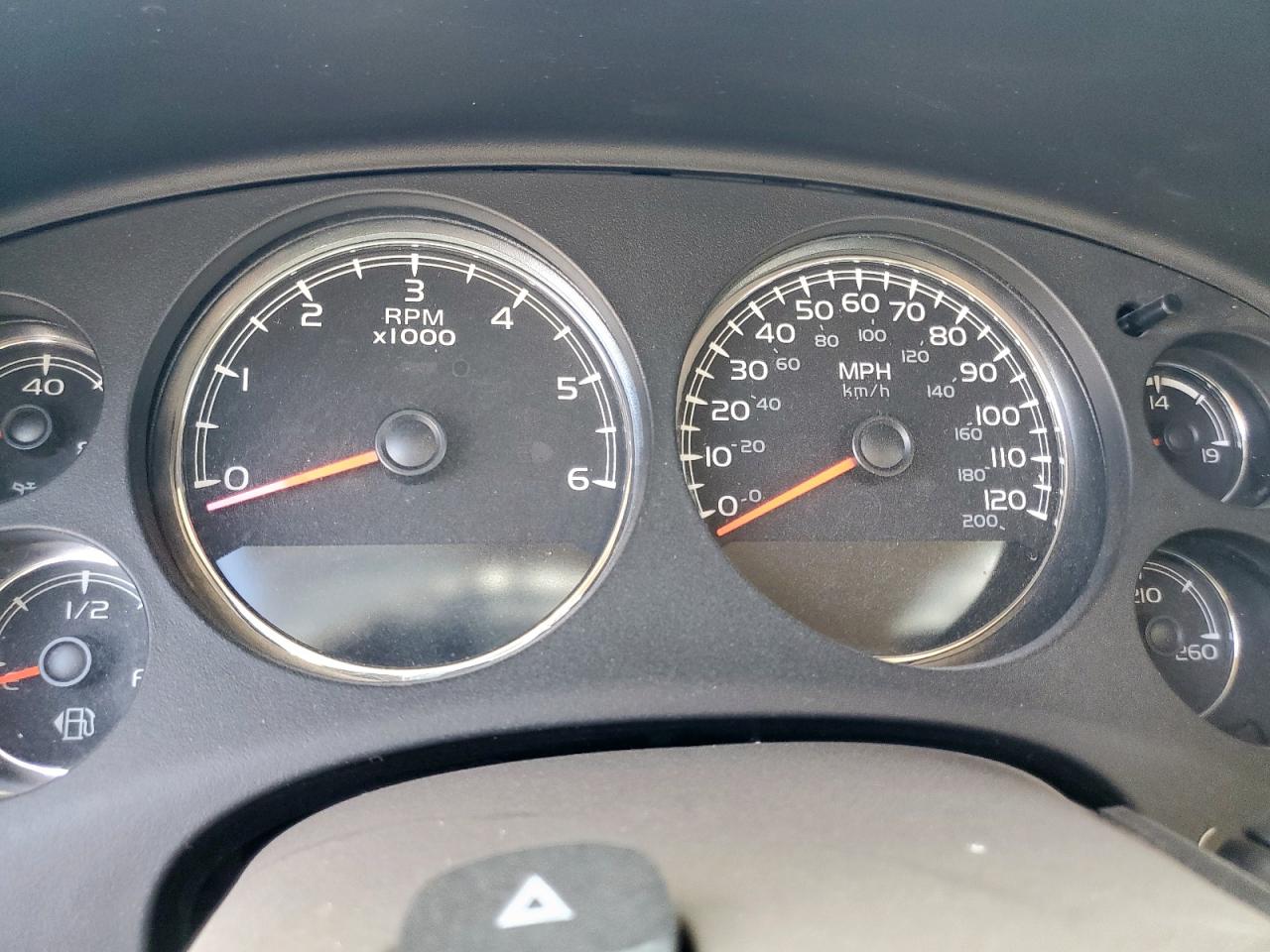 2013 Chevrolet Suburban C1500 Lt VIN: 1GNSCJE01DR330091 Lot: 70826395