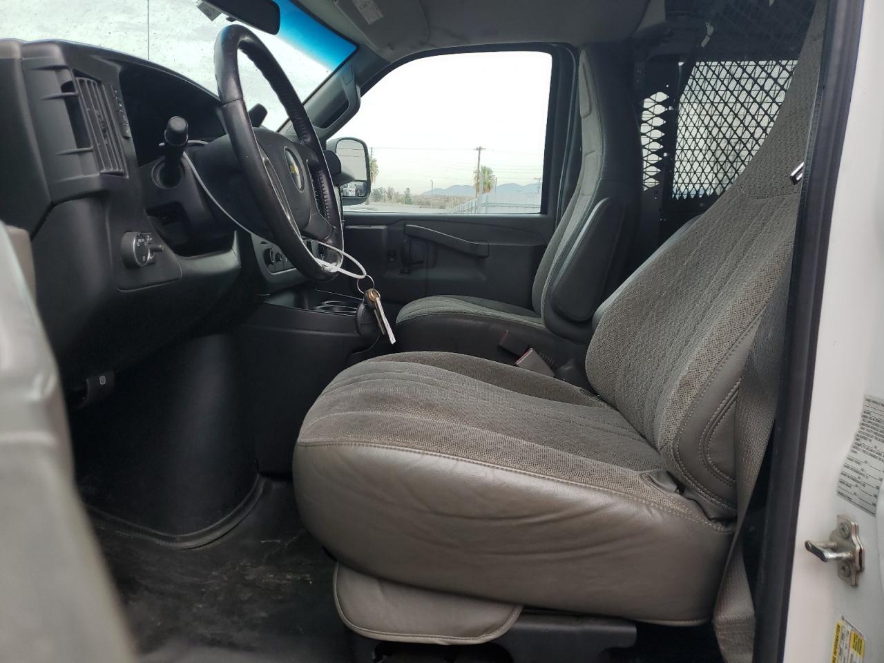 2017 Chevrolet Express G2500 VIN: 1GCWGAFF2H1120217 Lot: 70725165