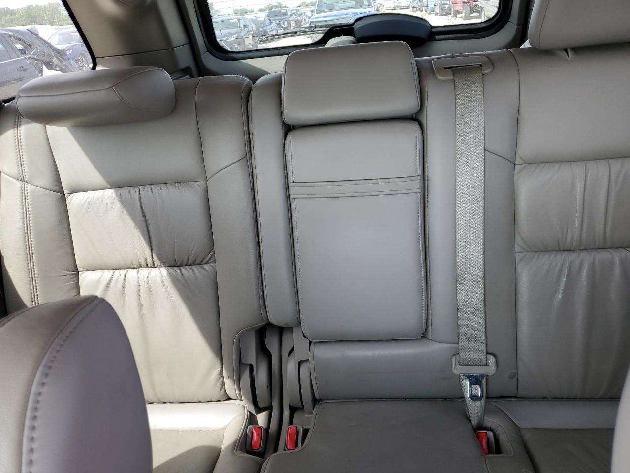 2011 Jeep Grand Cherokee Laredo VIN: 1J4RR4GG4BC738175 Lot: 70560825