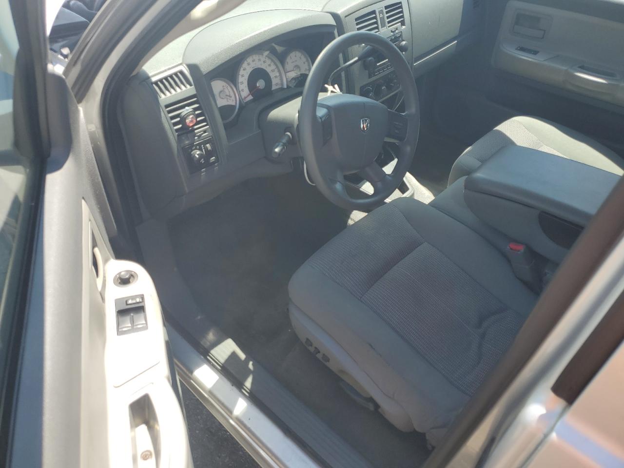 2007 Dodge Dakota Slt VIN: 1D7HW42N37S137536 Lot: 68782585