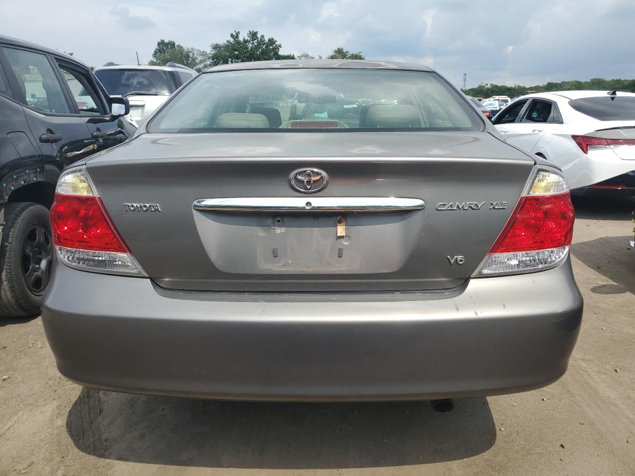 2005 Toyota Camry Le VIN: 4T1BF30K45U613020 Lot: 68899835