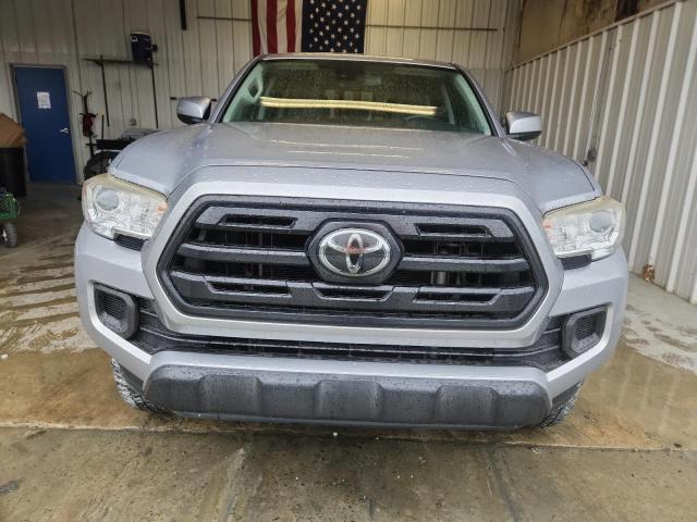 TOYOTA TACOMA 2018 Серебристый
