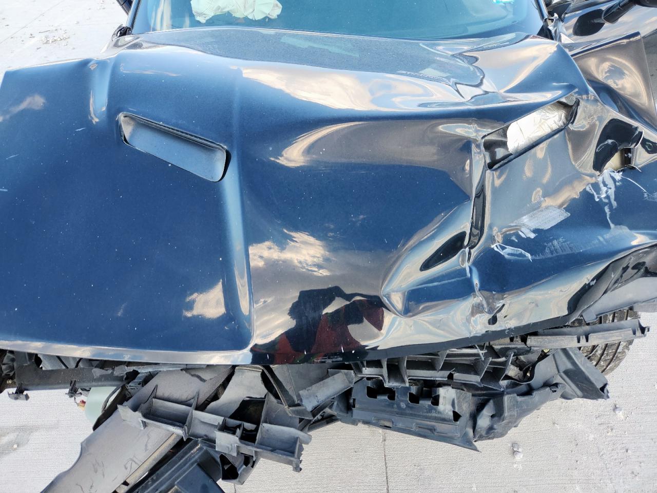 2015 Dodge Challenger Sxt VIN: 2C3CDZAG5FH710005 Lot: 70044485