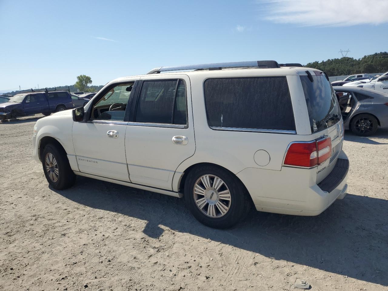 2008 Lincoln Navigator white null gas 5LMFU27548LJ03713 photo #3