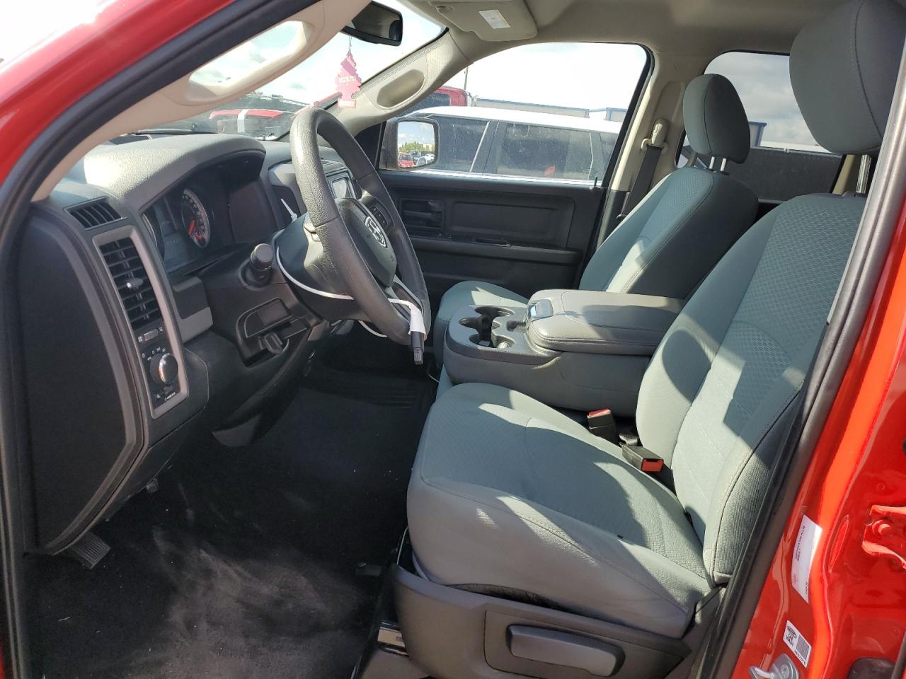 2019 Ram 1500 Classic Tradesman VIN: 1C6RR6FG3KS581190 Lot: 69176995