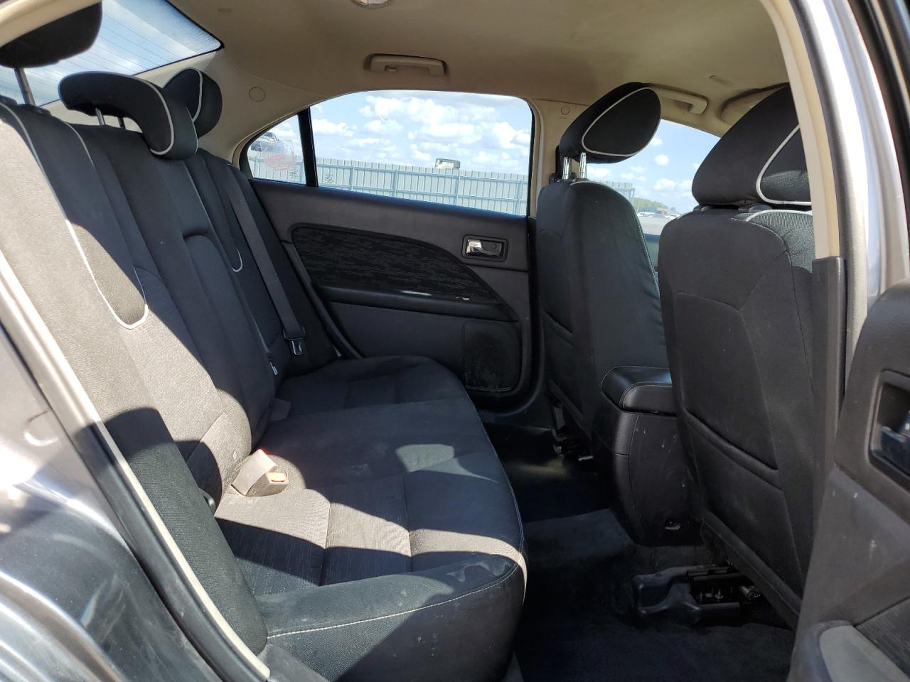 2011 Ford Fusion Se VIN: 3FAHP0HA6BR175468 Lot: 69942835